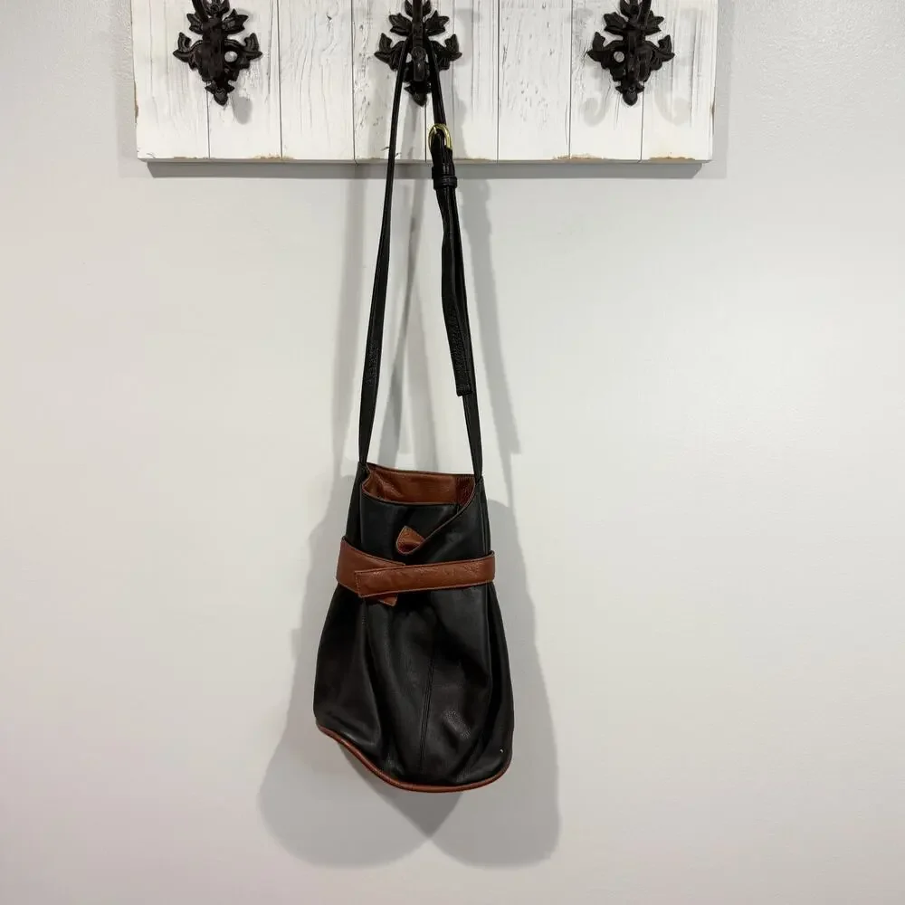 J.P. Ourse Madison Avenue Leather Bucket Bag Black Tan Shoulder Purse EUC